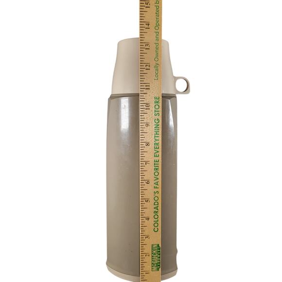 Vintage Thermos Brand 2404 Quart-Size Vacuum Flask Beige w/ Cups & Lid - Picture 4 of 13